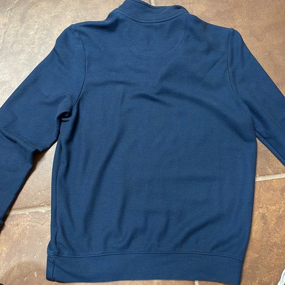 Vineyard vines - Picture 7 of 9